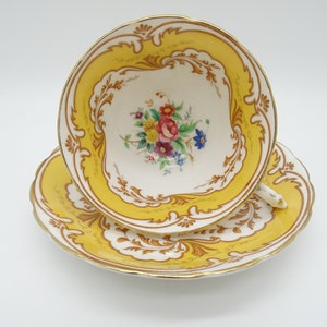 Vintage Royal Tuscan English Bone China Pink Rose Floral Bouquet Teacup and Saucer Set Pretty English Tea Cup 7187