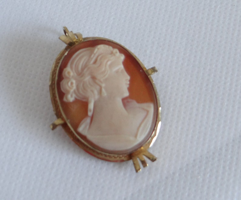 Antique 12 Kt Gold Hand Carved Victorian Cameo Brooch with Pendant Hardware