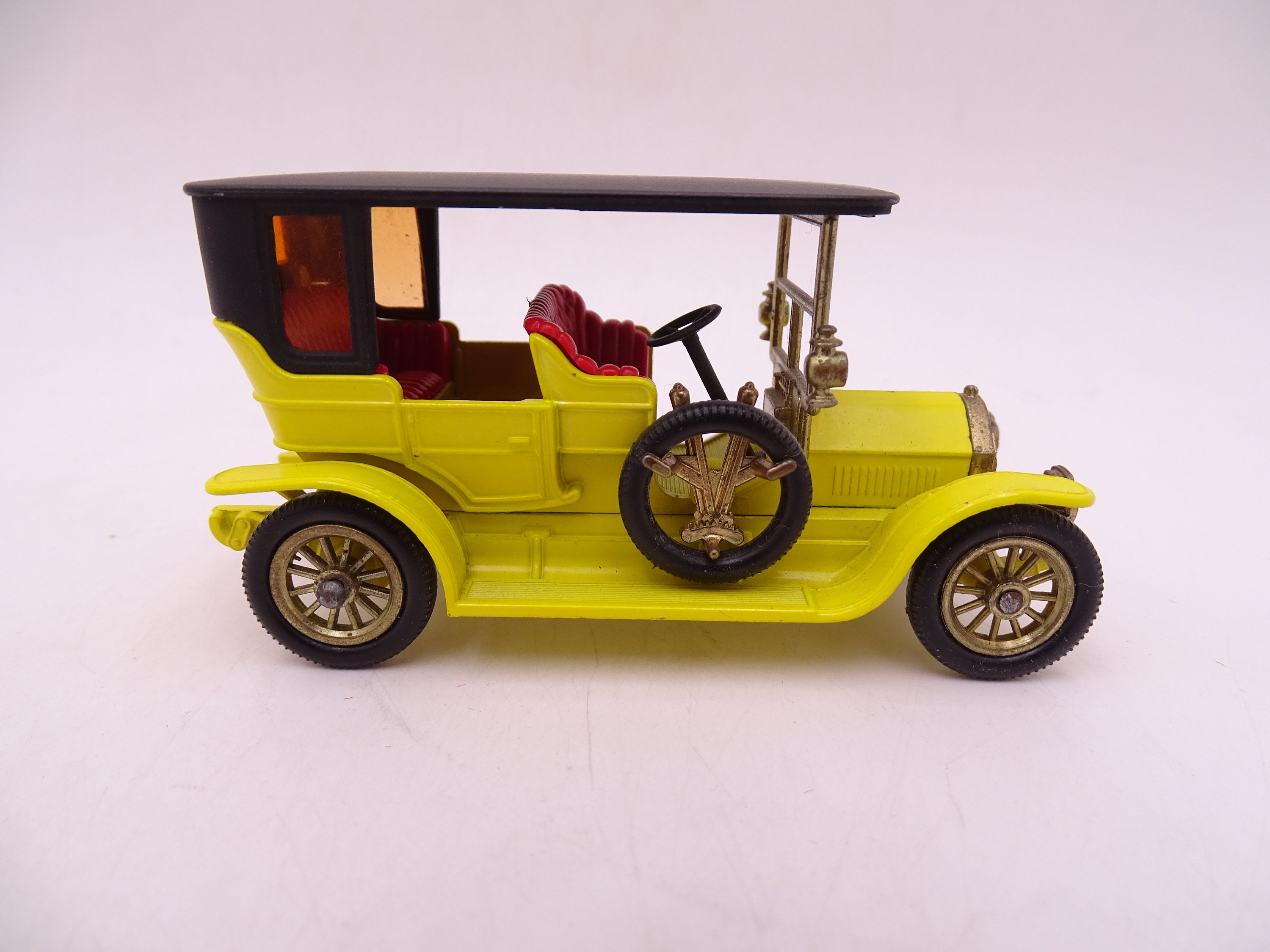 770s。珍当時物。マッチボックス　Peugeot イエスタイヤーモデル イギリス マッチボックス（matchbox） ロールスロイス Models of