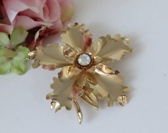 Lovely Three-Dimensional Shiny Gold Metal Flower Brooch with Clear Rhinestone Center Brooch Pin