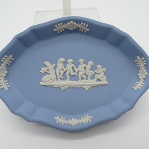 Vintage Beautiful Wedgwood Blue Jasperware English Bone China &quot;Cupid&quot; Silver Tray Trinket Ring Dish -A1