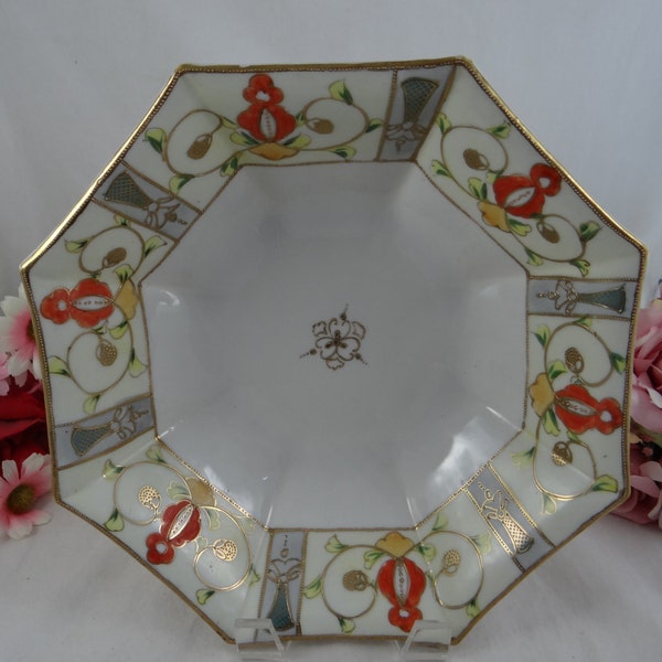 1930s vintage Bibi japonais peint à la main Moriage Eight Sided Octagon Bowl - Charming Fruit Bowl