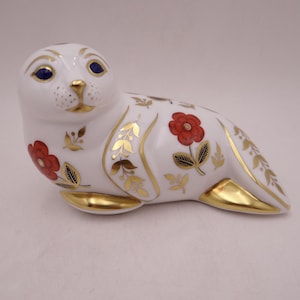 Vintage Royal Crown Derby English Bone China &quot;Seal&quot; First Quality Paperweight Figurine