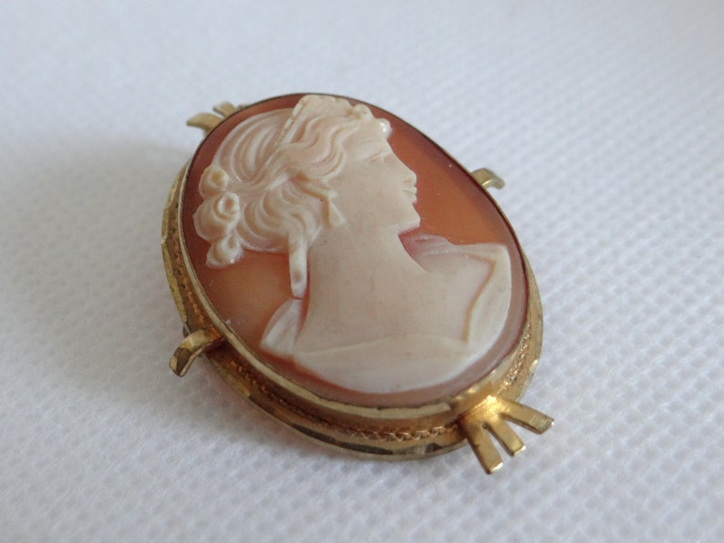 Antique 12 Kt Gold Hand Carved Victorian Cameo Brooch with Pendant Hardware