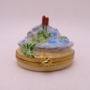 Vintage Peint Main Limoges France Hand Painted Frog in a Pond Trinket Pill Box - So cute