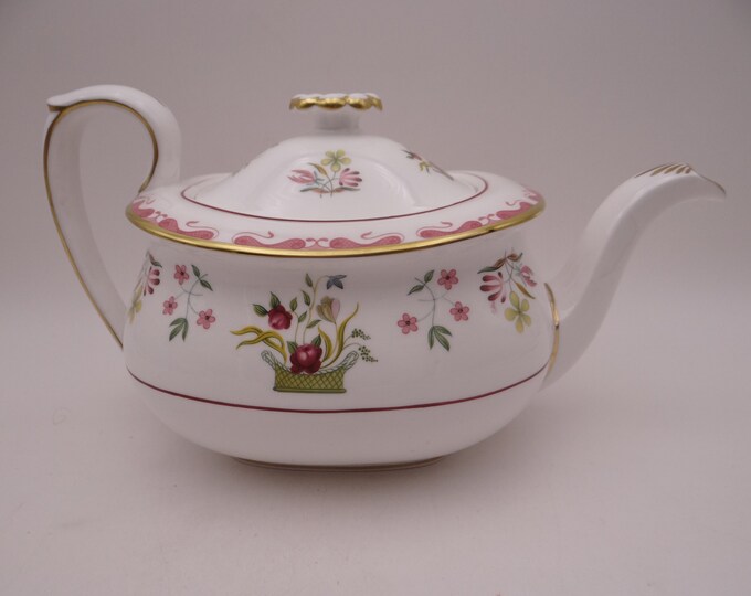 Vintage Wedgwood English Bone China Teapot bianca Williamsburg Pattern