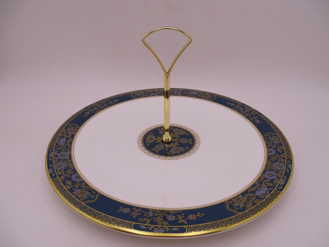 Vintage Royal Doulton English Bone China carlyle Round Serving Tidbit