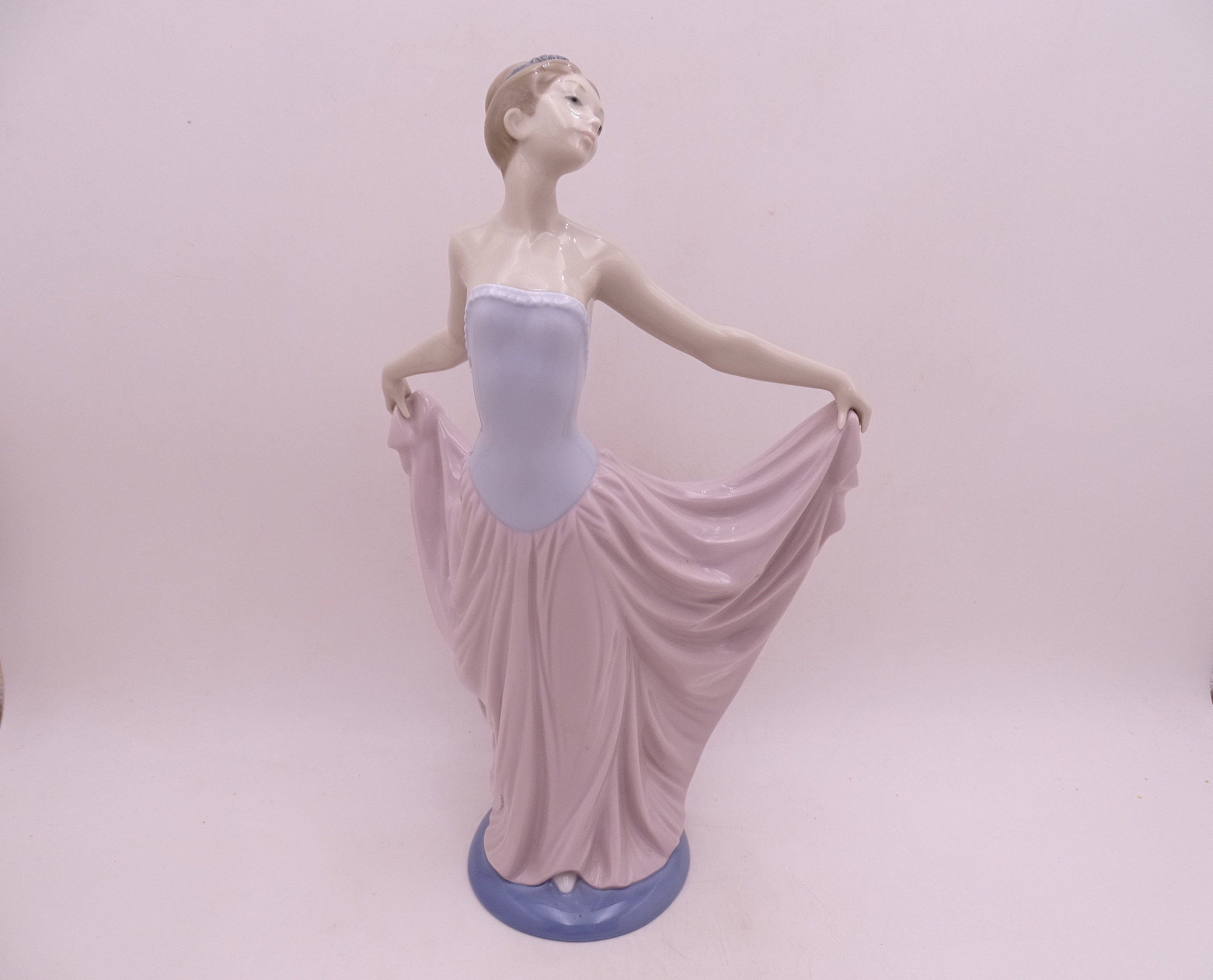 Lladro Figurine Closing Scene Ballerina Stunning Collectible #4935