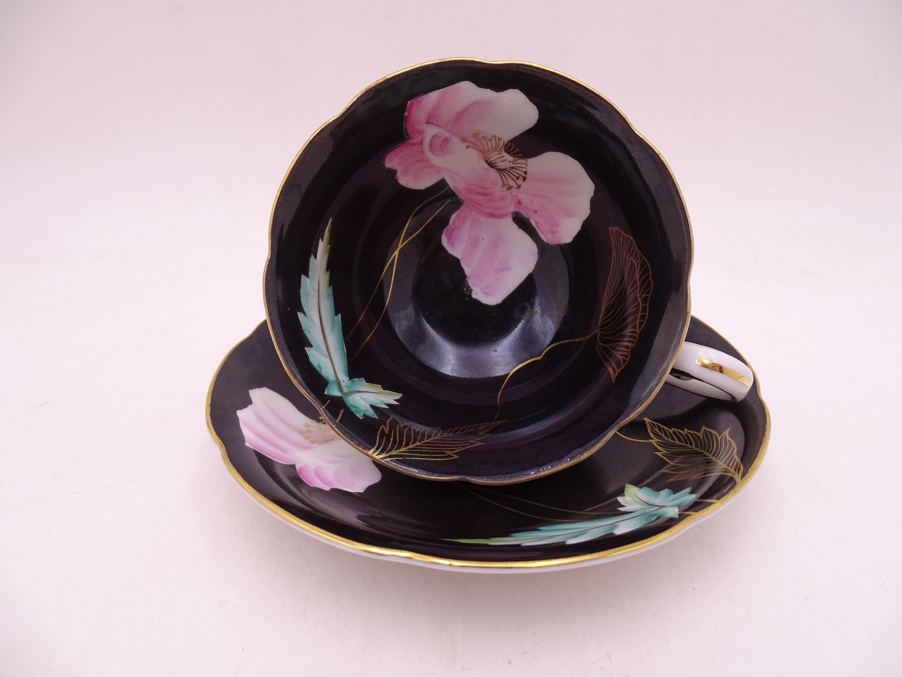 オキュパイドジャパン 花柄 金彩 カップ＆ソーサー 　ブラック　OCCUPIED Spectacular Hand Painted Vintage Occupied Japan Black and
