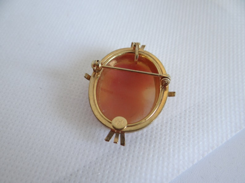Antique 12 Kt Gold Hand Carved Victorian Cameo Brooch with Pendant Hardware