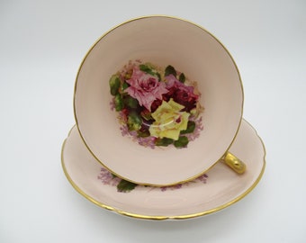 Ensemble tasse à thé et soucoupe vintage des années 1930 en porcelaine tendre anglaise rose bouquet et soucoupe tasse à thé lumineuse et colorée 221-11