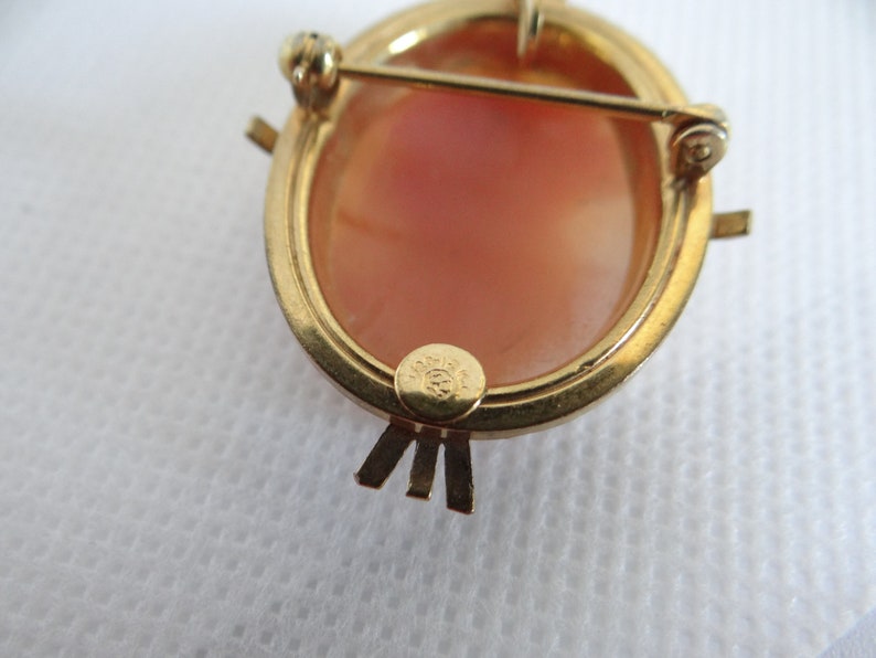 Antique 12 Kt Gold Hand Carved Victorian Cameo Brooch with Pendant Hardware