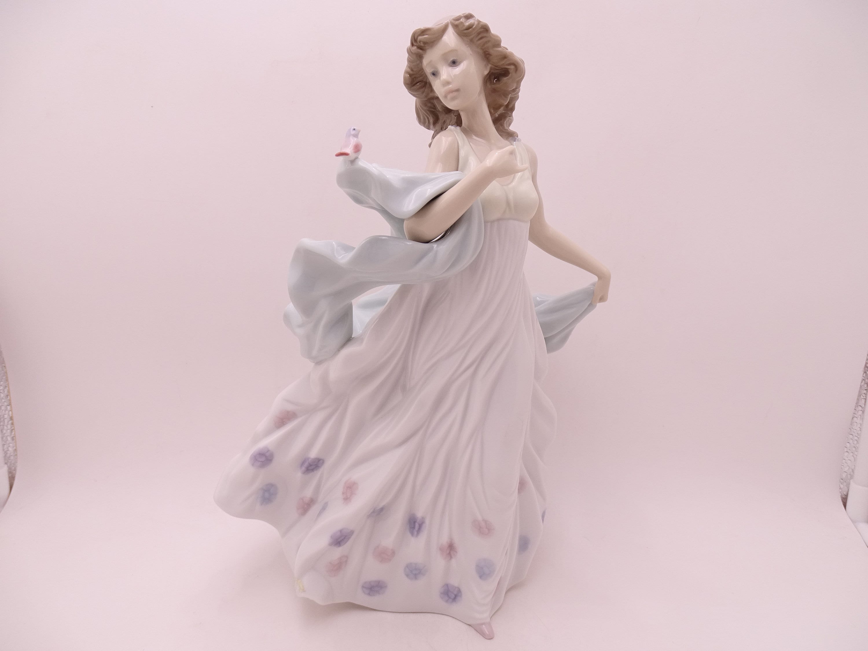 Vintage Large Lladro Figurine 