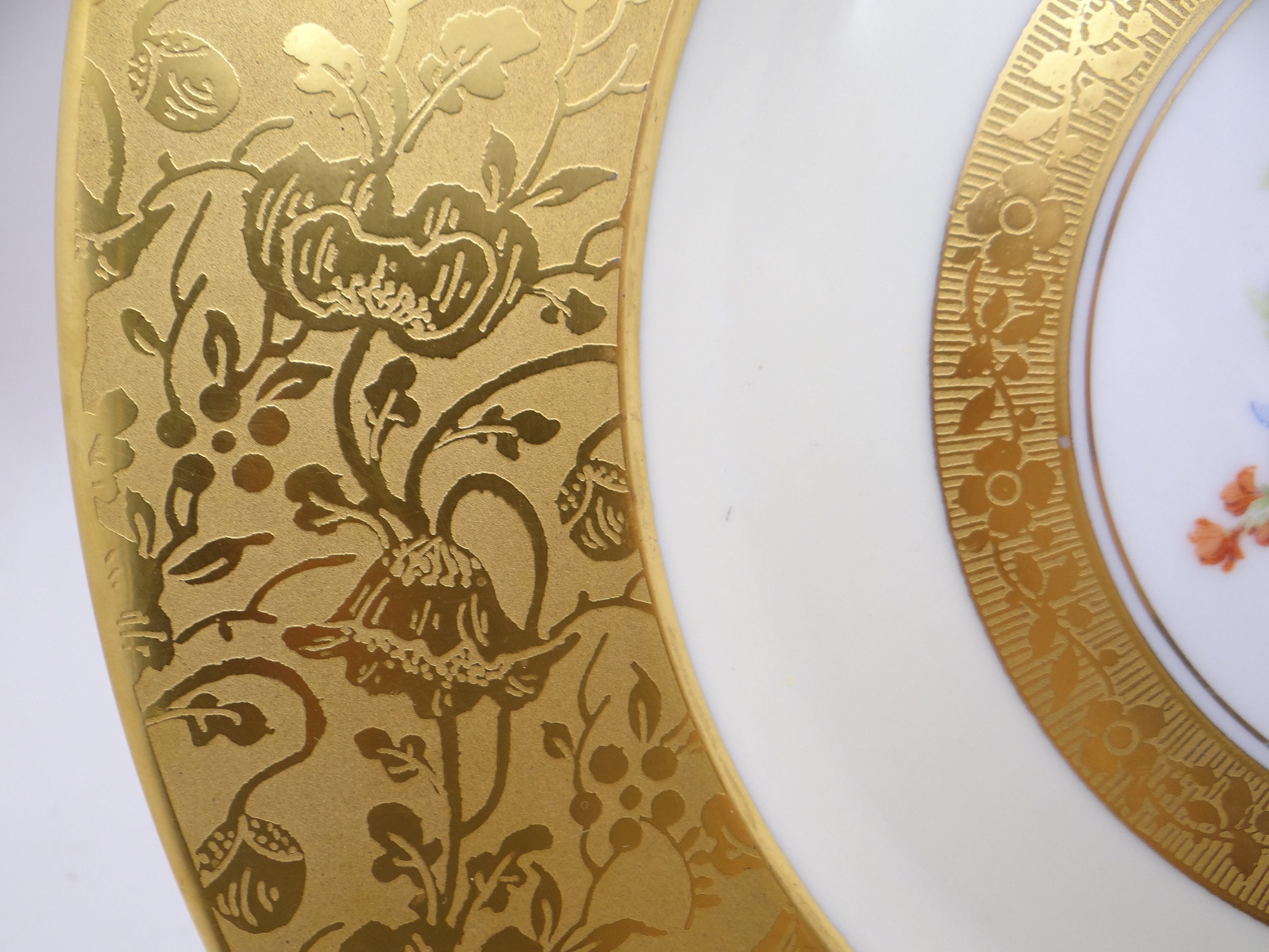 Antique Spectacular Gold Encrusted Hutschenreuther Bavaria