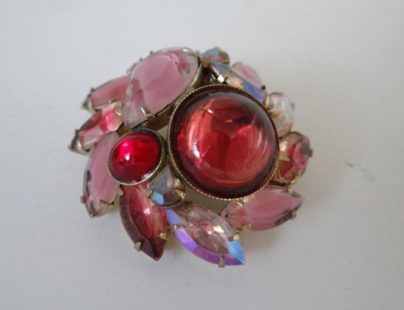 Stunning Shades of Pink and Red Rhinestone Dome B… - image 4