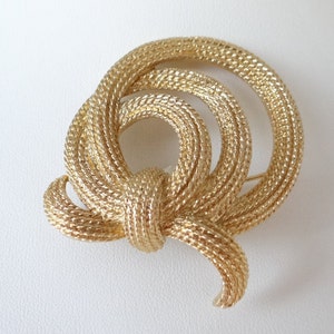 MJent Signed Gold Tone Textured Starfish Brooch Modernist 1970/'s-80/'s SJK Vintage Abstract