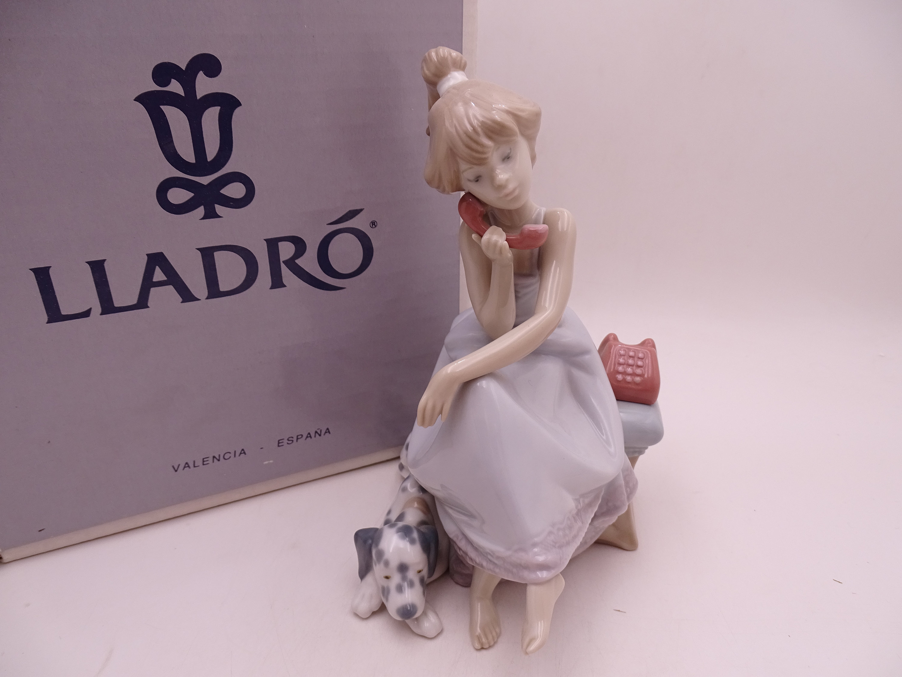 LLADRO リヤドロ 陶器の少女像 バスケット付き【箱有り】 LLADRO リヤドロ 陶器の少女像 バスケット付き【箱有り】 LLADRO