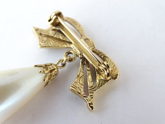 Vintage Faux Pearl and Gold Tone Knot Brooch Pin … - image 7