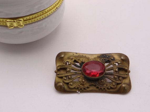 Antique Brooch with Ruby Red Rhinestone on Gold T… - image 9