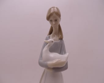 Vintage Lladro Nao Made in Spain Figurine Pastorcita Con Oca Shepherd Girl with Baby Goose or Duck #25