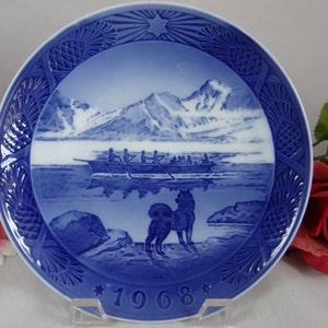 Vintage Royal Copenhagen 1968 Blue and White Christmas Plate The Last Umiak Den Sidte Konebad
