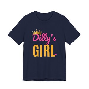 Dilly's Girl | Den riktiga Dilly roliga pickle-skjortan | Unisex grafisk t-shirt bild 5