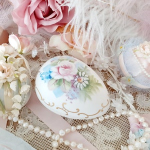 Beautiful Floral Ceramic Egg Trinket Box Japan
