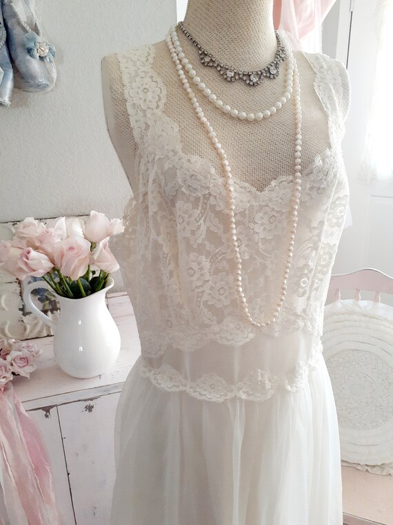 Ivory Lace Top Chiffon Buttom Dress Dusk