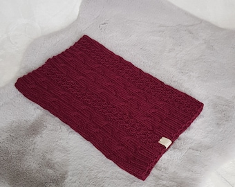 Cable cowl, neckwarmer
