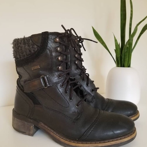 Black Leather Lace Up Ankle Boots. Womens Size 7