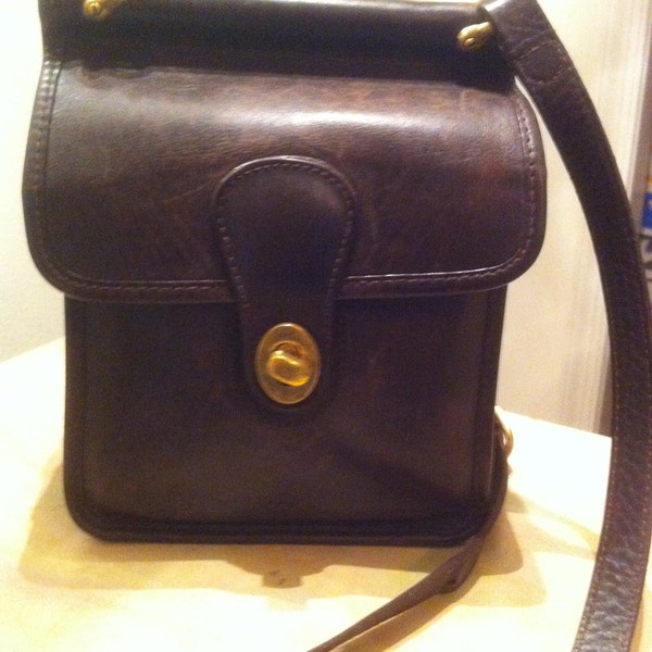 Vintage COACH Messenger Cross Body Bag in Chocolate Brown