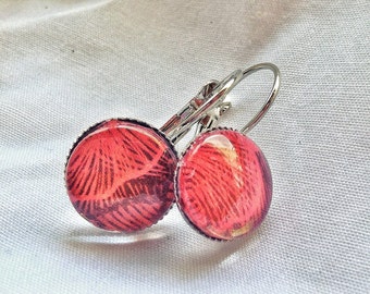 12 mm red cabochon earrings with leaf pattern!! 12 mm Red cabochon earrings, leaf pattern stainless steel, sleepers