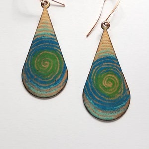 Turquoise, green and gold enameled copper earrings, spiral design, Drop earrings, hippie earrings, boho earrings, colorful jewelry