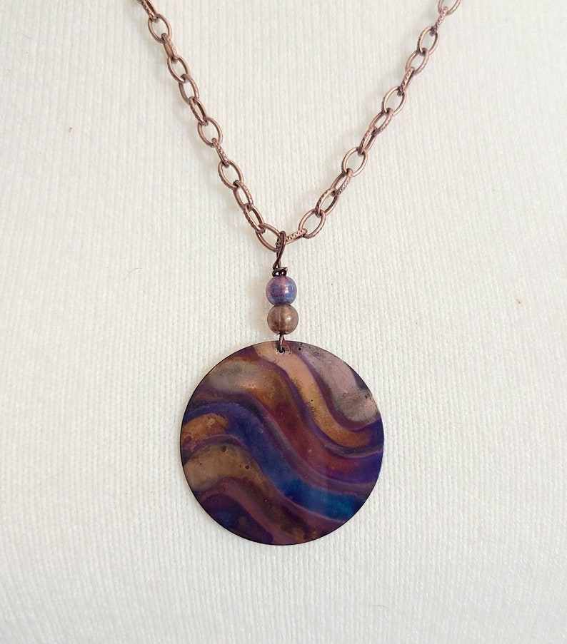 Collier peint en cercle de cuivre peint par flamme collier Collier peint en cercle de cuivre peint par flamme collier