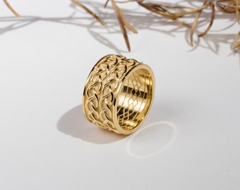 Gold celtic knot band ring, Woven knot ring, unisex irish ring, Wide gold band ring