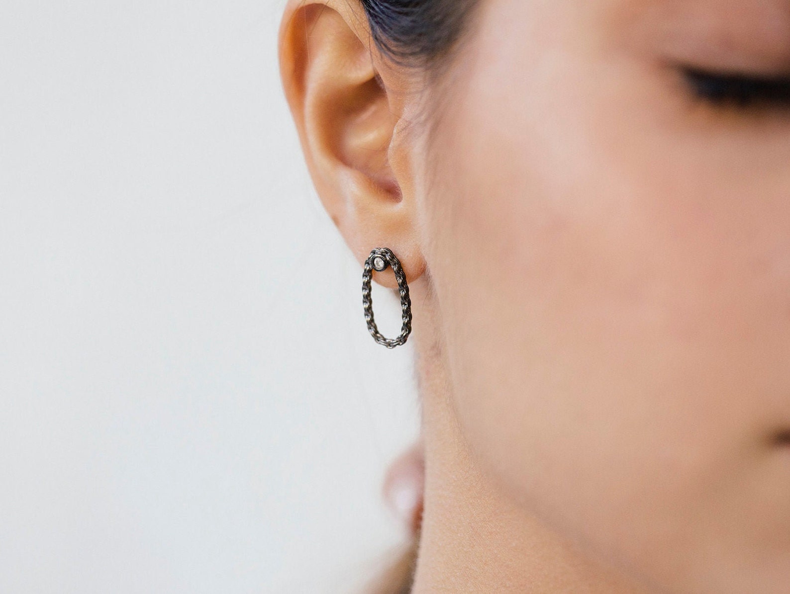 Schwarze ovale Link Kette Ohrringe mit weißen Zirkon minimale | Etsy