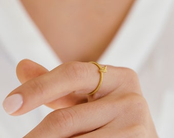 Dainty Single Knot Ring, Abstract Twisted Wire Ring, 14K Solid Gold Layering Ring