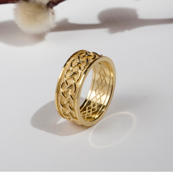 Goldener irischer Knotenring, Unisex keltischer Weavering, minimalistischer Knotenring