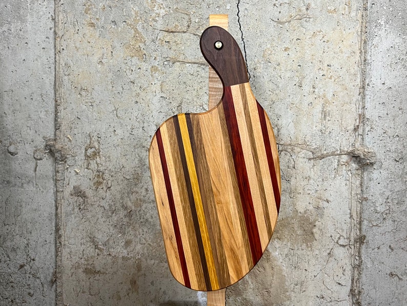 Dip Drip-series Wood Cutting Board / Serving Board / Charcuterie Board with Integral Handle Multi Stripe