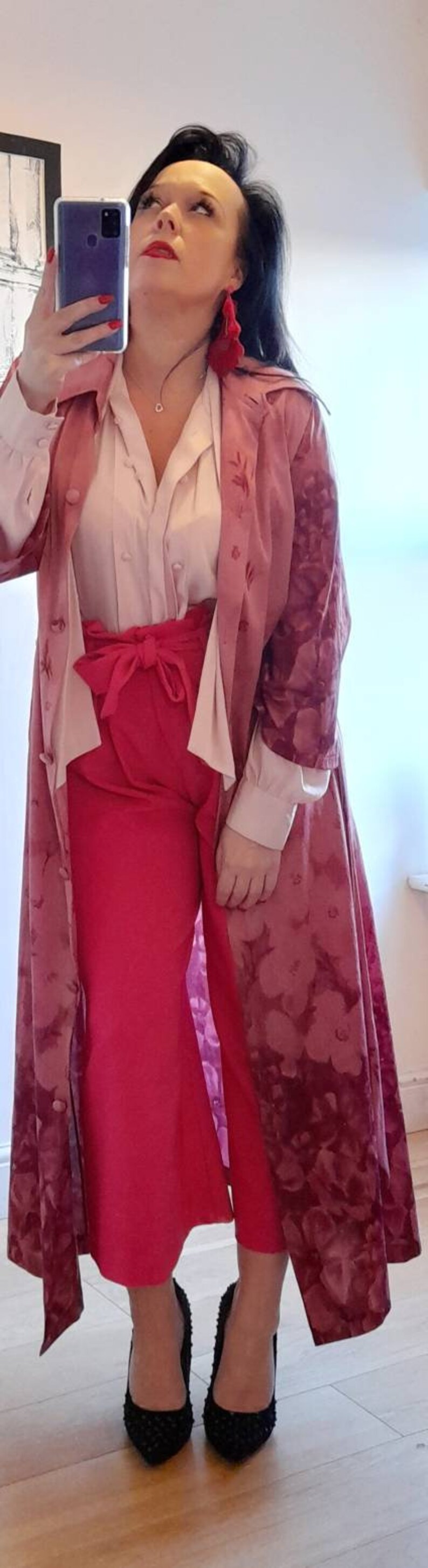 Beautiful 1970s vintage retro vintage lounge gown in shades of pink and floral print sz Medium