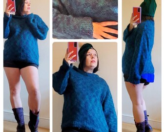Lovely 80s vintage fluffy chunky jumper in blue and green sz Large