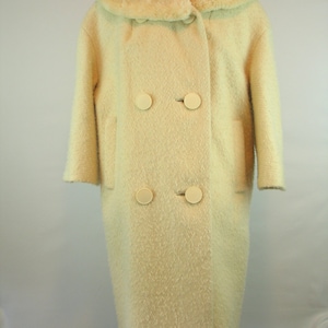 Creamy White Wool 1950&#39;s-60&#39;s Wool Swing Coat 5/8 Length Sleeves Faux Fur Collar Double Breast Spring Easter Coat excellent vintage conditio