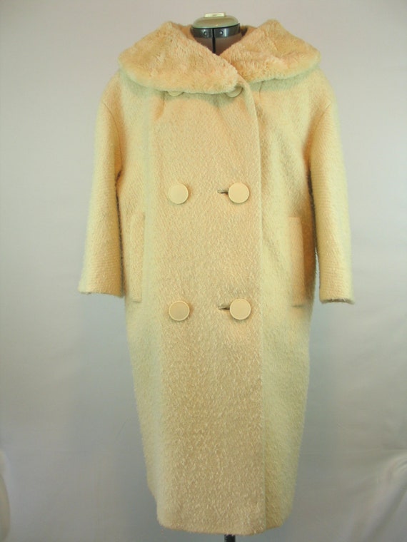 Creamy White Wool 1950's-60's Wool Swing Coat 5/8… - image 1