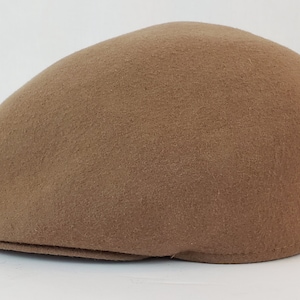 Vintage Country Gentleman London Tan 100% Wool Newsboy Tam Cabbie Cap size 7 1/8 57