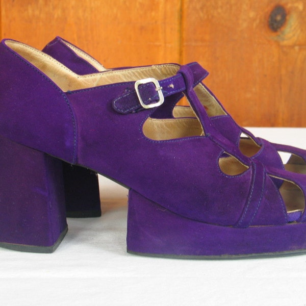 Vintage 1970's Purple Suede Platform Shoes Chunky Disco Glam Groovy size 6 Women's Platform shoes in excellent vintage condition.