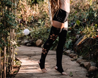 Schwarze Beinwärmer, Booty Shorts mit hoher Taille, Blumenausschnitt