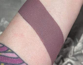 Mortician - Labial líquido mate opaco