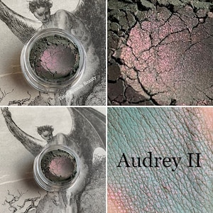 Audrey II  - Shimmer Chrome Eyeshadow - Eyes Bold Looks Gothic Horror