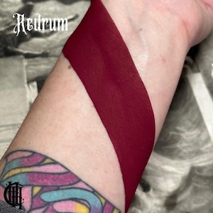 Redrum - Sombra de ojos mate rojo sangre oscuro y atrevido - Ojos, looks atrevidos, terror gótico