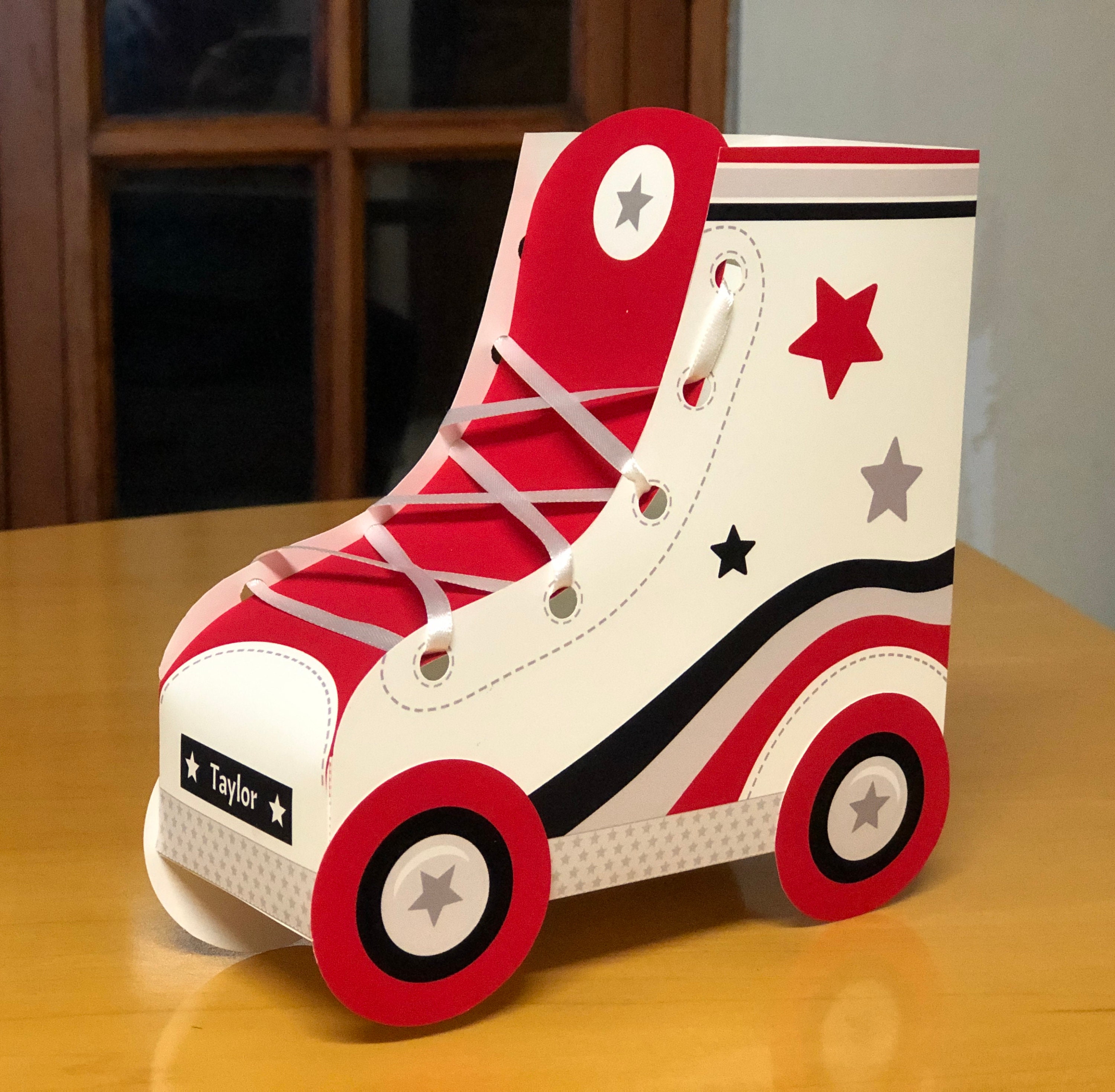 Roller skate party favor boxes / Roller skate party favors Etsy